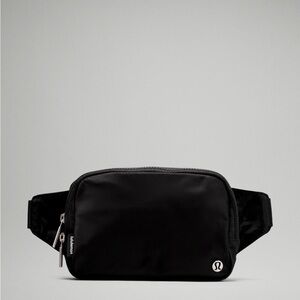NWT Lululemon Belt Bag Black 2L
